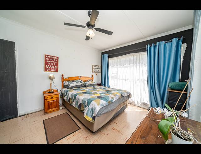 3 BEDROOM FREESTANDING FOR SALE IN MINNEBRON
